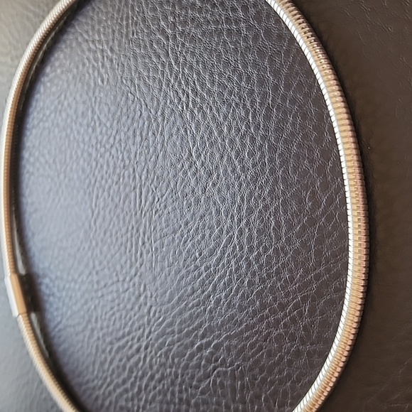 Elegant Silver-Tone Choker Necklace - Picture 2 of 6